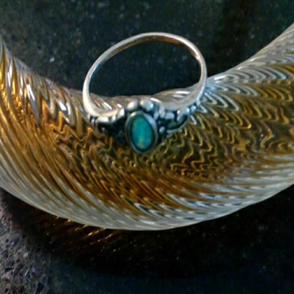 Sz 6 Sterling Opal ring